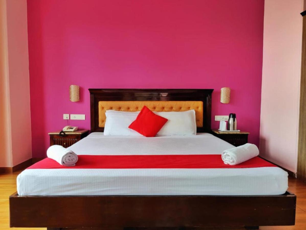 Hotel Marc Шимла Экстерьер фото